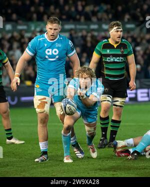 Sale Sharks Gus Warr en action lors des Northampton Saints vs sale Sharks, Cinch Stadium à Franklin’s Gardens, Northampton Royaume-Uni, le samedi 30 décembre 2023. Photo de Gary Mitchell/Alamy Live News Banque D'Images