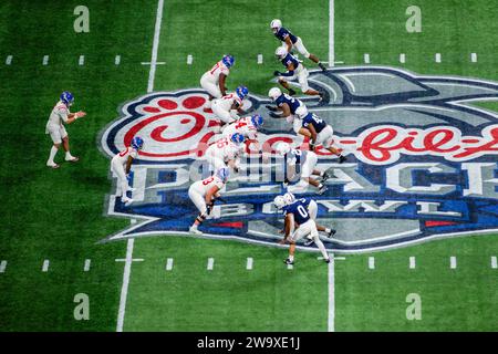 Atlanta, Géorgie, États-Unis. 30 décembre 2023. Le Mississippi s'aligne contre Penn State au Chick-fil-a Peach Bowl 2023 au Mercedes-Benz Stadium d'Atlanta, Géorgie. (Scott Kinser/CSM). Crédit : csm/Alamy Live News Banque D'Images