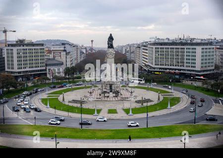 Lisbonne, Portugal. 30 décembre 2023. Une vue aérienne du monument marques de Pombal situé près du parc Eduardo VII à Lisbonne. Crédit : SOPA Images Limited/Alamy Live News Banque D'Images