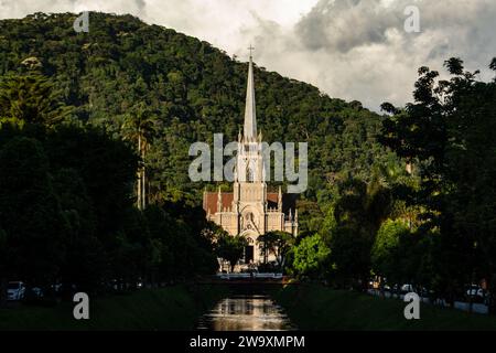 Petropolis, Rio de Janeiro, Brésil - 17 décembre 2023 : Cathédrale de Petropolis. Temple catholique néo-gothique dédié à Saint Pierre d'Alcantara Banque D'Images