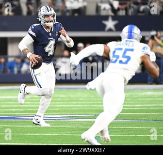 Arlington, États-Unis. 30 décembre 2023. Les Cowboys de Dallas Dak Prescott affrontent les Lions de Détroit au AT&T Stadium d’Arlington, Texas, le samedi 30 décembre 2023. Les Cowboys ont battu les Lions 20-19. Photo de Ian Halperin/UPI crédit : UPI/Alamy Live News Banque D'Images