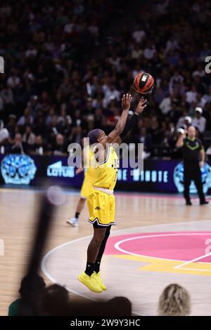 SHORT TJ (Paris) lors du All-Star Game LNB 2023, match de basket-ball entre Team France et Team World le 30 décembre 2023 à l'Accor Arena de Paris Banque D'Images