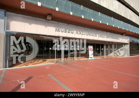 Entrée du Museo Nazionale dell'automobile (MAUTO), Musée National de l'automobile (depuis 1933), Turin, Piémont, Italie Banque D'Images