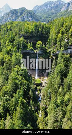 Drone photo chute d'eau Pericnik Slovénie Europe Banque D'Images