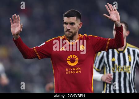 Torino, Italie. 30 décembre 2023. Lorenzo Pellegrini de l'AS Roma fait des gestes lors du match de football Serie A entre la Juventus FC et l'AS Roma au stade Allianz le 30 décembre 2023 à Turin, Italie . Crédit : Marco Canoniero/Alamy Live News Banque D'Images