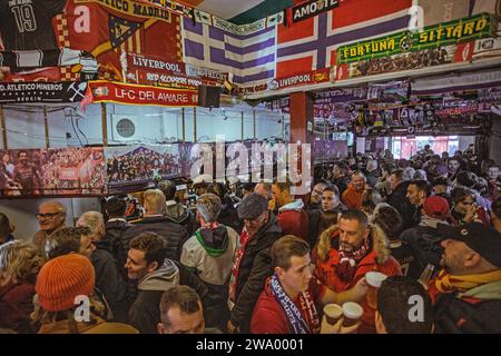 Fans de Liverpool au Albert Pub à Anfield Banque D'Images