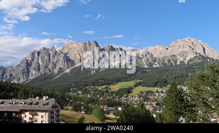 Drone photo Cortina Ampezzo Dolomites Italie europe Banque D'Images