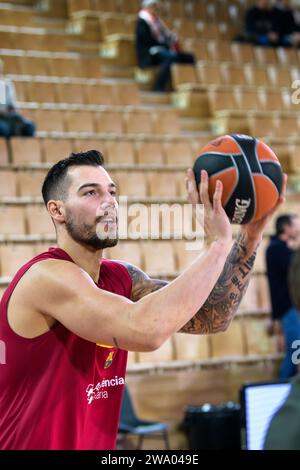 Le joueur #14 du FC Barcelone Guillermo Gustavo 'Willy' Hernangómez Geuer est vu en action avant le match entre L'AS Monaco et le FC Barcelone à la salle Gaston-Medecin à Monaco le jour 17 de l'Euroleague Turkish Airlines. Score final ; AS Monaco 91 : 71 FC Barcelone. Banque D'Images