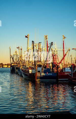 Bateaux de pêche commerciaux, Port de New Bedford, Acushnet River, New Bedford, Massachusetts Banque D'Images