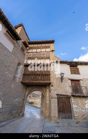 Mirambel est une petite ville en pierre dans la province de Teruel, en Espagne. Banque D'Images