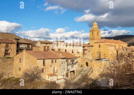 Mirambel est une petite ville en pierre dans la province de Teruel, en Espagne. Banque D'Images