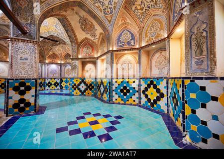 Vue intérieure du Sultan Amir Ahmad Bathhouse, alias Qasemi Bathhouse, un bain public iranien traditionnel, qui est maintenant un musée. Kashan, Iran. Banque D'Images