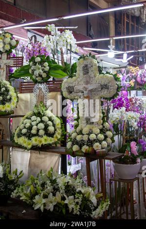 Arrangements floraux à vendre au Jamaica Market à Mexico, Mexique Banque D'Images