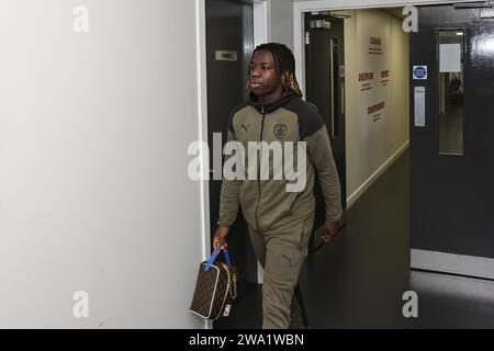 Fábio Jaló de Barnsley arrive lors du match Sky Bet League 1 Barnsley vs Wigan Athletic à Oakwell, Barnsley, Royaume-Uni, le 1 janvier 2024 (photo de Mark Cosgrove/News Images) Banque D'Images