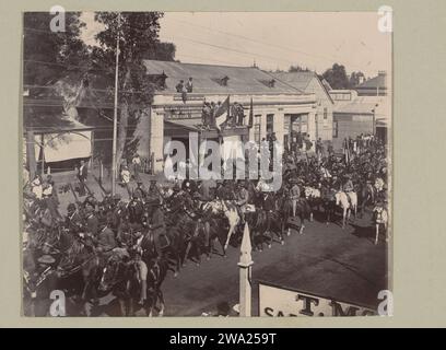 Parade, peut-être en l'honneur de l'investiture du président Kruger, anonyme, 1890 - 1905 photographie Afrique du Sud baryta papier procession cérémonielle, parade, concours  installation d'un souverain Banque D'Images