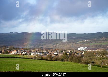 Arc-en-ciel au-dessus de Stocksbridge, Angleterre, Royaume-Uni Banque D'Images