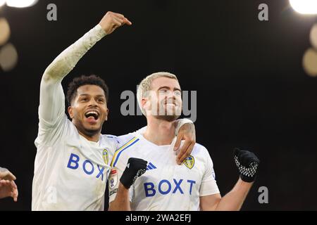 Leeds le lundi 1 janvier 2024. Georginio Rutter de Leeds United célèbre avec Patrick Bamford de Leeds United lors du Sky Bet Championship match entre Leeds United et Birmingham City à Elland Road, Leeds le lundi 1 janvier 2024. (Photo : Pat Isaacs | MI News) crédit : MI News & Sport / Alamy Live News Banque D'Images