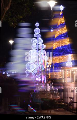 Bournemouth est illuminée par plus de 100 illuminations sur le thème festif avec Christmas Tree Wonderland. Banque D'Images