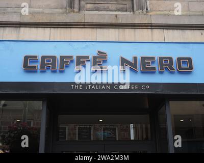 INVERNESS, Royaume-Uni - 13 SEPTEMBRE 2023 : Caffe Nero Sign Banque D'Images