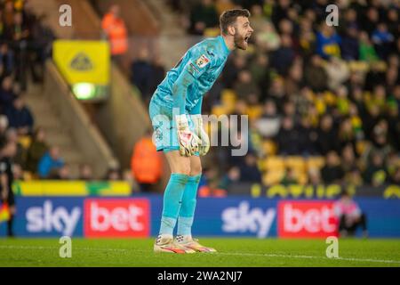 Norwich le lundi 1 janvier 2024. Le gardien de but de Norwich City Angus Gunn donnant des instructions à ses coéquipiers lors du match du Sky Bet Championship entre Norwich City et Southampton à Carrow Road, Norwich le lundi 1 janvier 2024. (Photo : David Watts | MI News) crédit : MI News & Sport / Alamy Live News Banque D'Images