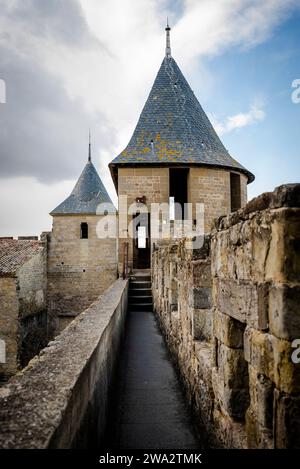 Château Comtal, grand château du 12e siècle restauré, perché sur une colline, avec un musée dans cette célèbre ville fortifiée médiévale, la Cité, citadelle médiévale, Carcasso Banque D'Images