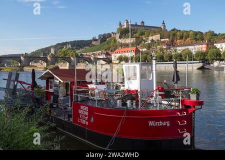 Restaurant de poissons - Fischbar zum Krebs, sur la rivière main dans la ville de Wurzburg. Banque D'Images