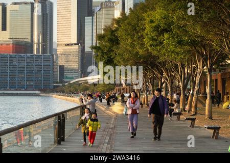 Kwun Tong Promenade est un parc riverain urbain situé à Kwun Tong, New Kowloon, Hong Kong Banque D'Images