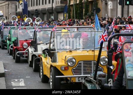 Londres, Royaume-Uni. 1 janvier 2024. Les gens prennent part à la parade annuelle du jour de l'an à Londres, en Grande-Bretagne, le 1 janvier 2024. Crédit : Xinhua/Alamy Live News Banque D'Images