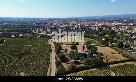 Drone photo Carcassonne ville médiévale France Europe Banque D'Images