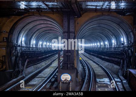 Tunnel Brunel de Rotherhithe Overground Station à Wapping. Le premier tunnel sous rivière (conduite subaquatique) dans le monde - «la huitième merveille du monde» par Sir Marc Kingdom et plus tard Isambard Brunel Banque D'Images