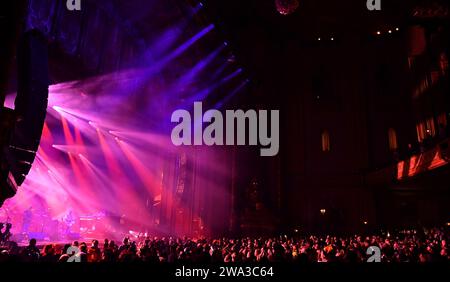 Oakland, États-Unis. 31 décembre 2023. The String Cheese incident se produit au Fox Theatre le 31 décembre 2023 à Oakland, en Californie. Photo : Casey Flanigan/imageSPACE/Sipa USA crédit : SIPA USA/Alamy Live News Banque D'Images