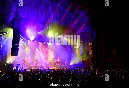 Oakland, États-Unis. 31 décembre 2023. The String Cheese incident se produit au Fox Theatre le 31 décembre 2023 à Oakland, en Californie. Photo : Casey Flanigan/imageSPACE/Sipa USA crédit : SIPA USA/Alamy Live News Banque D'Images