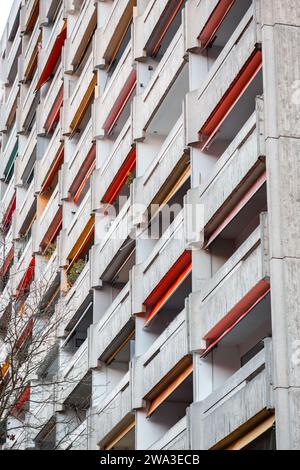 Architecture moderne et vue sur la rue à Genève, Suisse. Banque D'Images