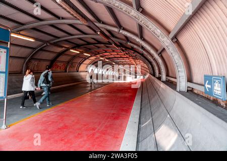 Genève, Suisse - 25 mars 2022 : la gare de Genève-Secheron est une gare de la commune de Genève, dans le canton suisse de Genève Banque D'Images