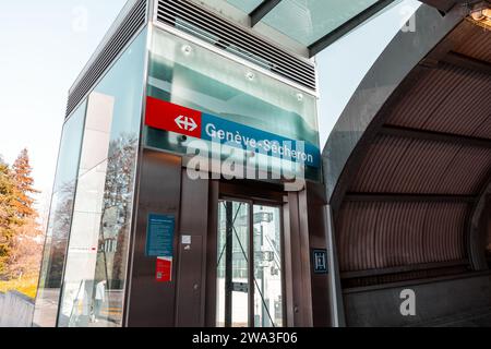 Genève, Suisse - 25 mars 2022 : la gare de Genève-Secheron est une gare de la commune de Genève, dans le canton suisse de Genève Banque D'Images