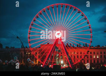 Grande roue à Lyon pendant le Festival de la lumière 2017, France Banque D'Images