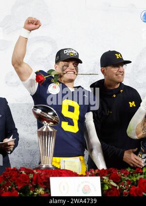 01 janvier 2024 le quarterback des Michigan Wolverines J.J. McCarthy (9) célèbre le match de demi-finale du Rose Bowl entre les Michigan Wolverines et les Alabama Crimson Tide au Rose Bowl de Pasadena, en Californie. Crédit photo obligatoire : Charles Baus/CSM Banque D'Images