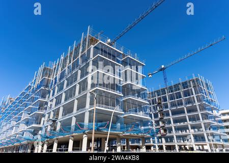 Chantier de construction de nouveaux immeubles résidentiels vu à Barcelone, Espagne Banque D'Images