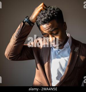Portrait d'un jeune homme d'affaires réfléchi et inquiet. Banque D'Images