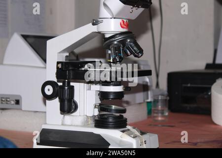 Clouse up microscope en pathologie. Inde Banque D'Images