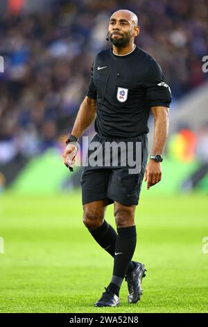 Leicester, Royaume-Uni. 01 janvier 2024. Arbitre Sam Allison lors du Leicester City FC v Huddersfield Town FC Sky BET EFL Championship Match au King Power Stadium, Leicester, Angleterre, Royaume-Uni le 1 janvier 2024 Credit : Every second Media/Alamy Live News Banque D'Images