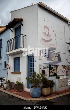 Murale Agnes Varda, la Pointe courte, un quartier de pêcheurs ouvrier situé entre le Canal Royal et la lagune de l'étang de Thau. Sète, France Banque D'Images