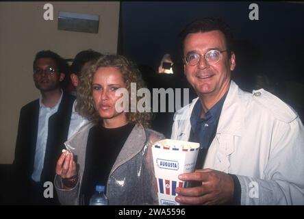 Österreichischer journaliste Hans Mahr und Moderatorin Katja Burkhardt BEI der Filmpremiere vom deutschen Actionthriller film 'I Love You Baby', Majorque 2000. Banque D'Images