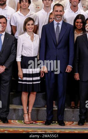 **PHOTO DE FICHIER** la reine Letizia a prétendu scandale de tricherie sur le roi Felipe d'Espagne répand des rumeurs de séparation. MADRID, ESPAGNE - JUILLET 17 : la reine Letizia et le roi Felipe assistent au public royal au palais zarzuela de Madrid, en Espagne. 17 juillet 2015. Crédit : Jimmy Olsen/MediaPunch NO SPAIN Banque D'Images