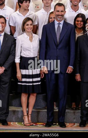 **PHOTO DE FICHIER** la reine Letizia a prétendu scandale de tricherie sur le roi Felipe d'Espagne répand des rumeurs de séparation. MADRID, ESPAGNE - JUILLET 17 : la reine Letizia et le roi Felipe assistent au public royal au palais zarzuela de Madrid, en Espagne. 17 juillet 2015. Crédit : Jimmy Olsen/MediaPunch NO SPAIN Banque D'Images