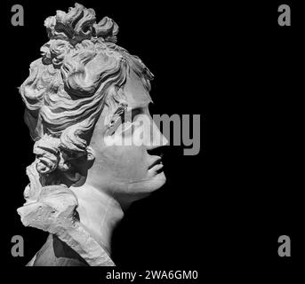 Statue en plâtre : tête d'un génie funéraire (1792) par le sculpteur Antonio Canova, Musée civique de Bassano del Grappa, région de Vénétie, Italie, 16 décembre 2023 Banque D'Images