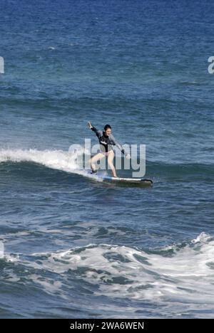 Maui .Hawaii îles, USA vacanciers pour le surf donnant des lessions et du sport à Ka anapali maui hawaii rivage aujourd'hui le 23 janvier 2015 photo par Francis Joseph Dean/Deanpictures Banque D'Images