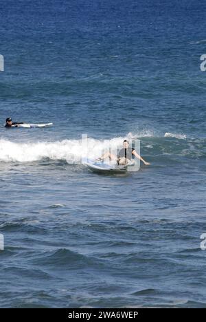 Maui .Hawaii îles, USA vacanciers pour le surf donnant des lessions et du sport à Ka anapali maui hawaii rivage aujourd'hui le 23 janvier 2015 photo par Francis Joseph Dean/Deanpictures Banque D'Images