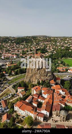 Drone photo rocher Saint-Michel, Rocher Saint-Michel d'Aiguilhe le Puy-en-Velay France Europe Banque D'Images