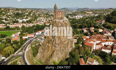 Drone photo rocher Saint-Michel, Rocher Saint-Michel d'Aiguilhe le Puy-en-Velay France Europe Banque D'Images